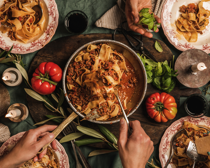 Tomate und Geselligkeit: einfache Rezepte für herbstliche Abende mit Freunden