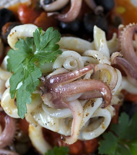 Tintenfische Puttanesca