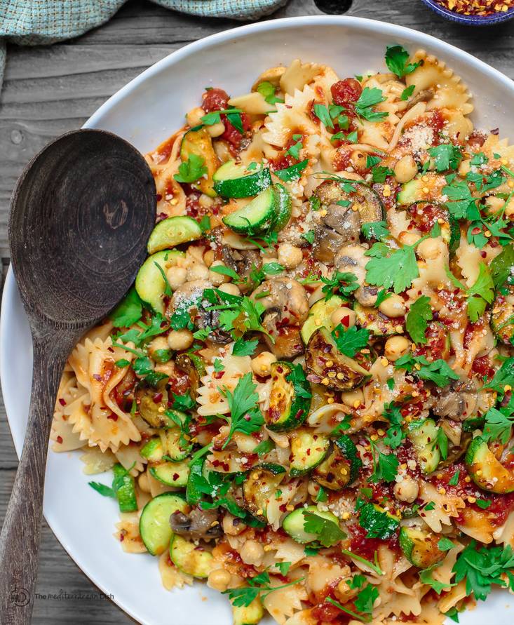 Farfalle mit Zucchini und Kichererbsen | The Mediterranean Dish ...