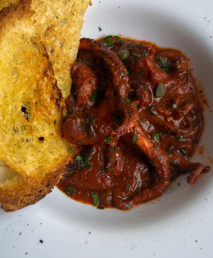 Moschuskraken in Tomatensauce