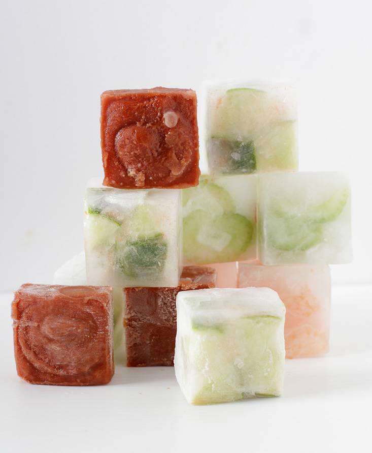 Smoothie aus Tomate, Karotte, Sellerie, Worcestersauce und Limette